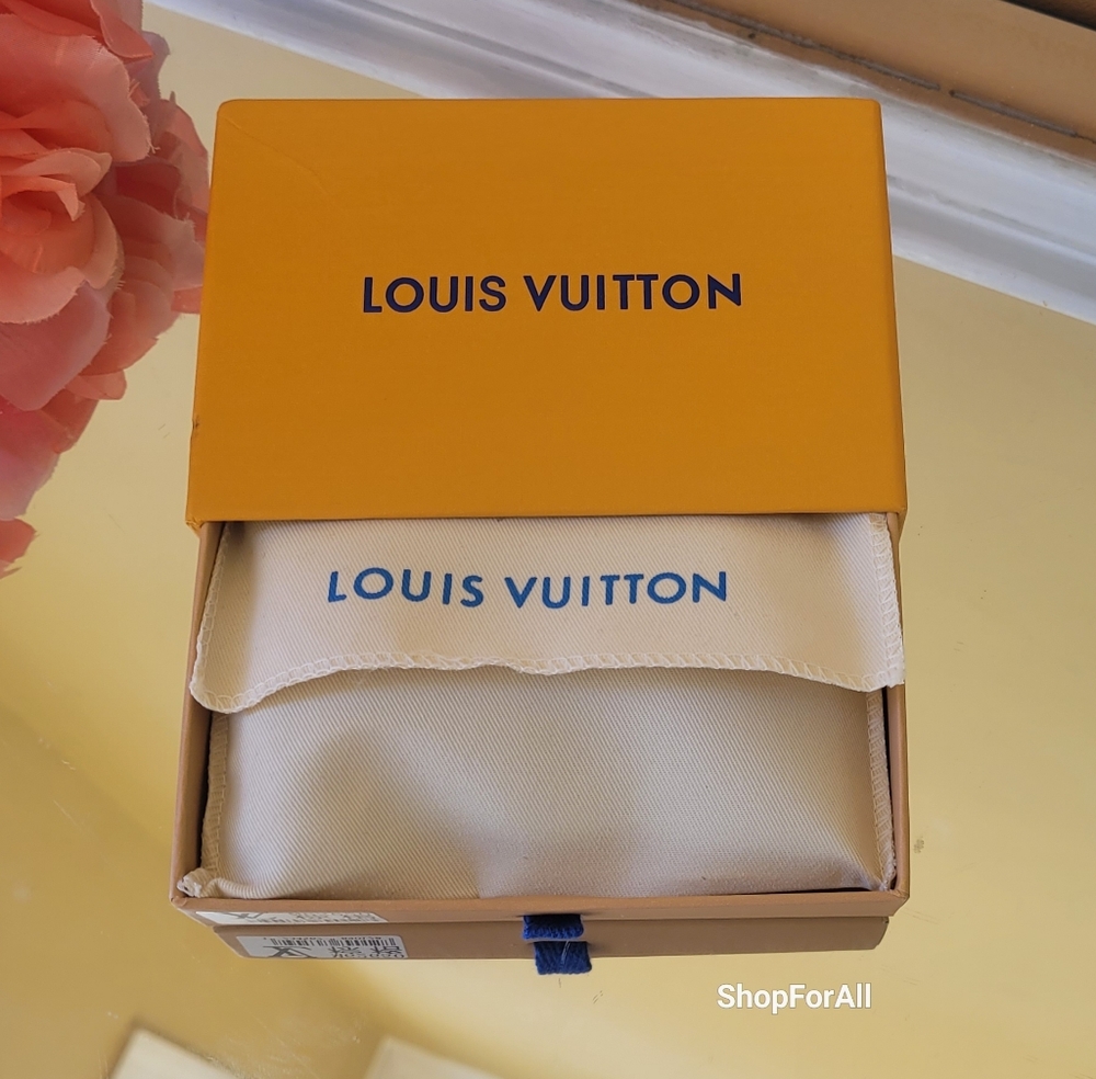 Louis Vuitton Black Monogram Key Pouch - Picture 11 of 11
